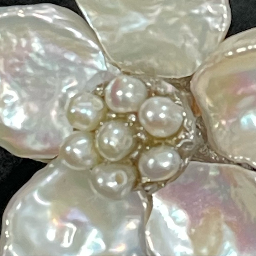 Mei's New York Keshi Pearl Flower Earrings - Picture 5 of 7